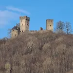 Burgblick Apartamento Pelm