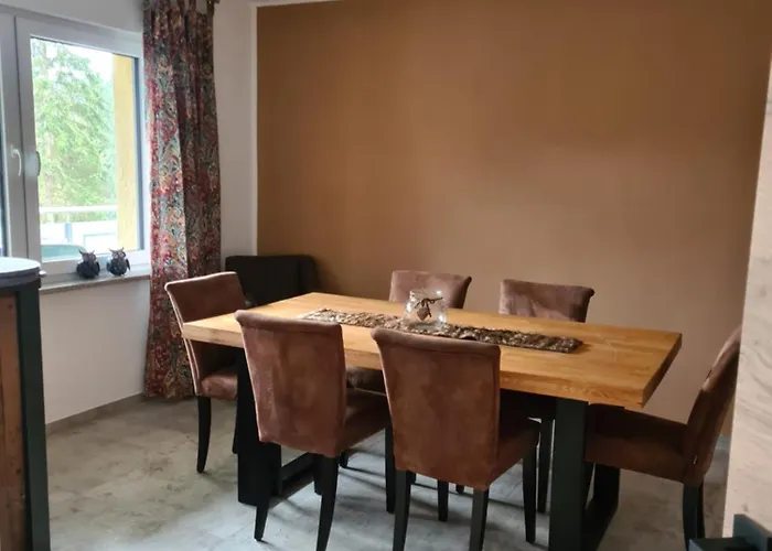 Burgblick Apartamento Pelm